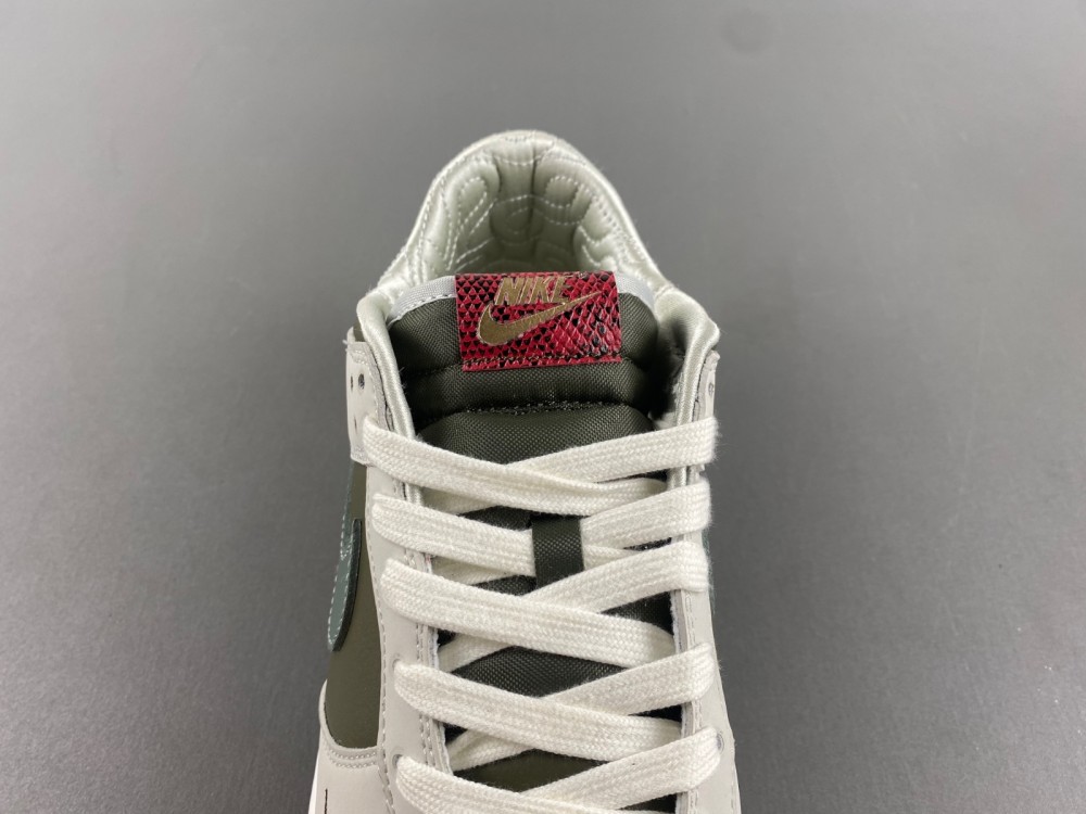 Nike Dunk Low “Year of the Snake”  HV5980-231