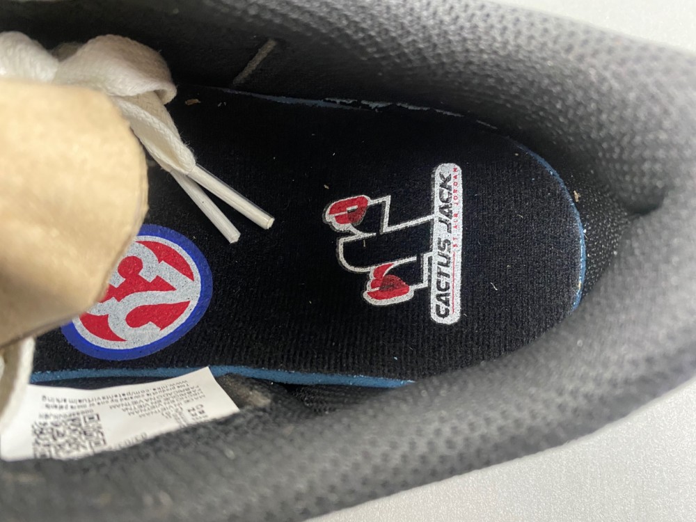Travis Scott x Air Jordan 1 Low OG DM7866-202