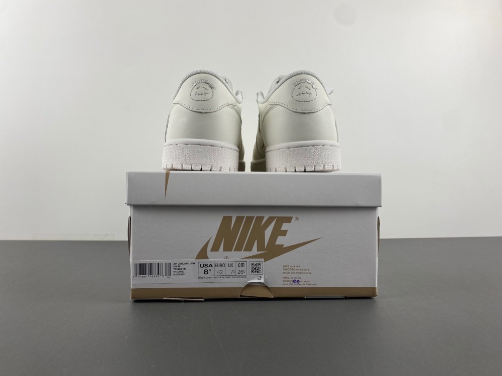 Travis Scott x Air Jordan 1 Low   OG1228-111