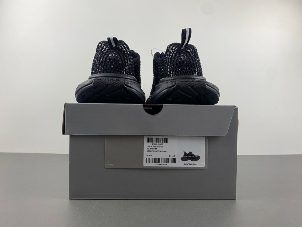 Balenciaga  Phantom Sneaker 788819 W3XFN 0120