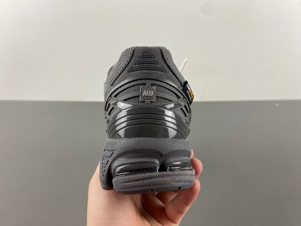 New Balance 1906R  M1906RU