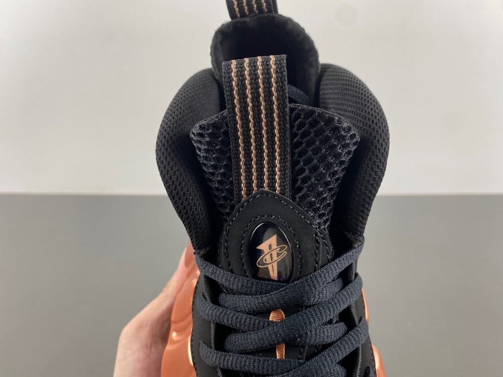 Nike Air Foamposite One “Metallic Copper”  FZ9902-001