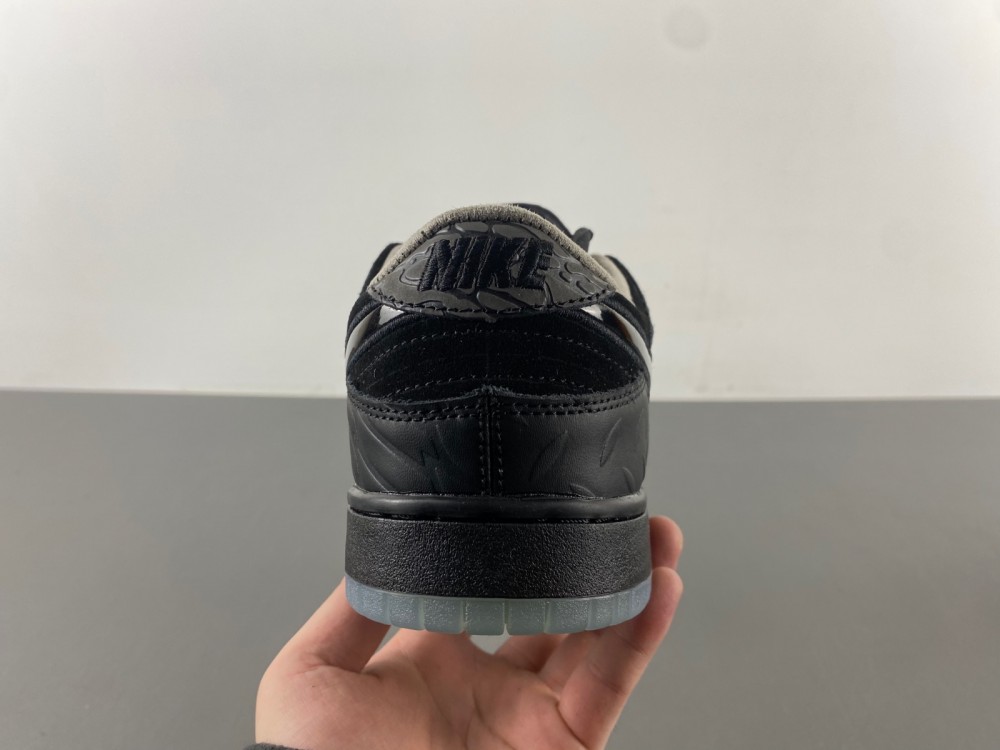 Division Street x Nike Dunk Low Lux “Oregon Black”  HV1470-001