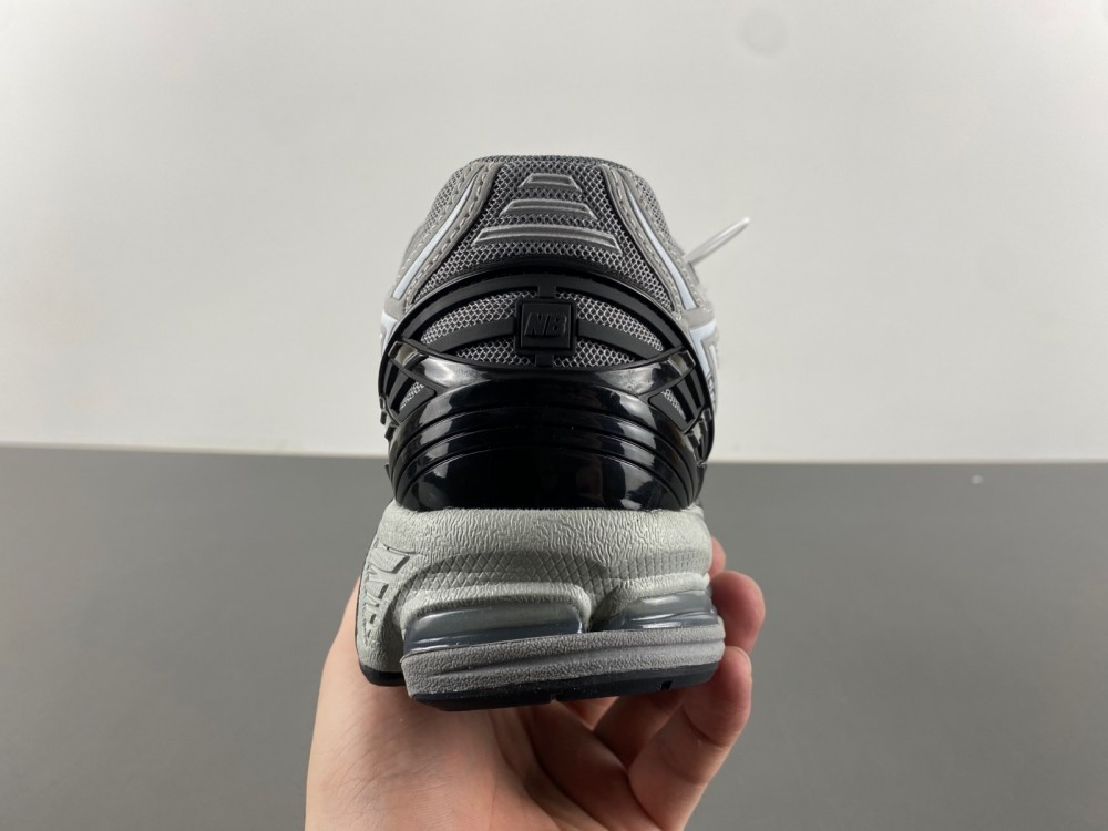 New Balance 1906R 