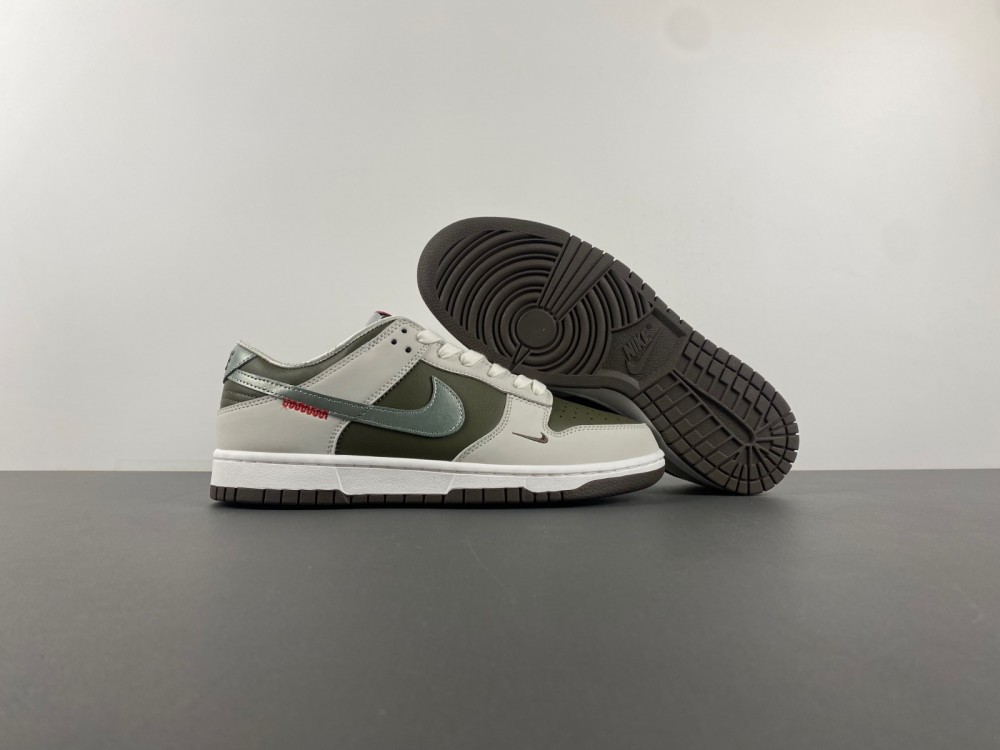 Nike Dunk Low “Year of the Snake”  HV5980-231