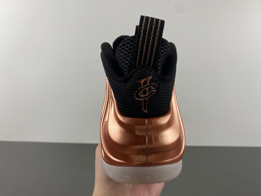 Nike Air Foamposite One “Metallic Copper”  FZ9902-001