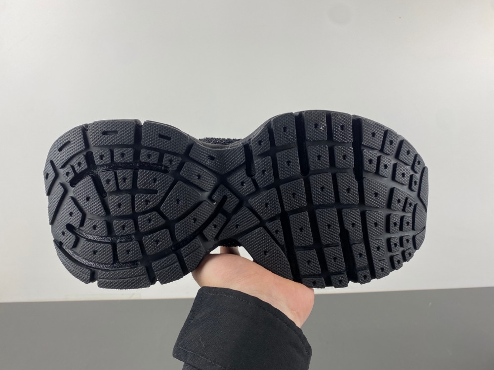 Balenciaga  Phantom Sneaker 788819 W3XFN 0120