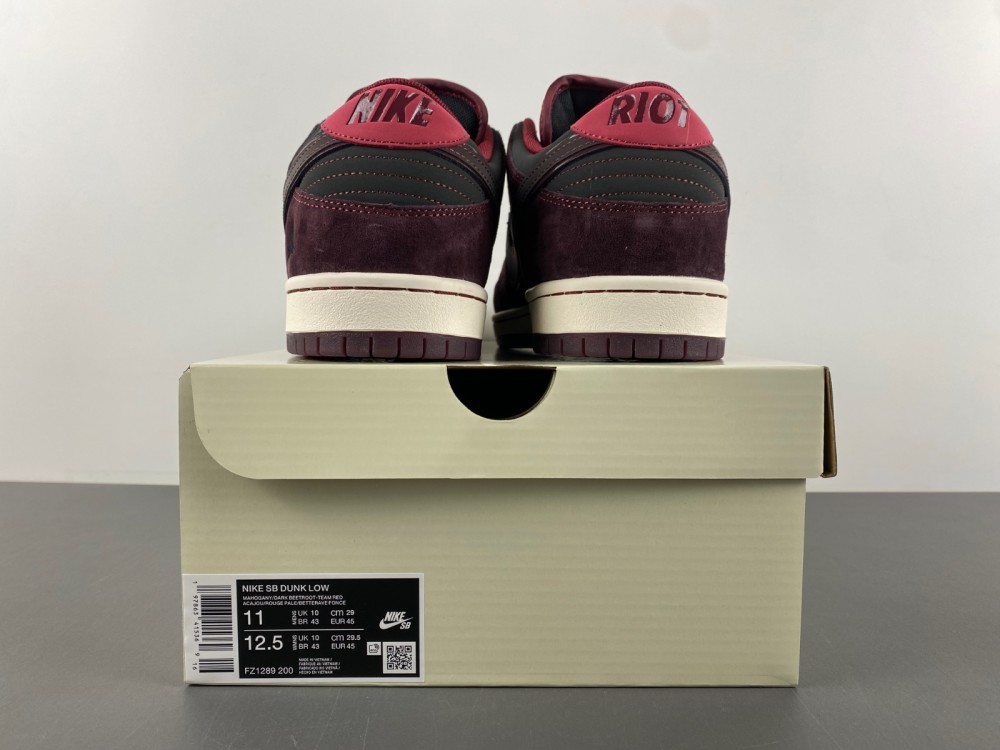 Riot Skateshop x Nike SB Dunk Low 2025