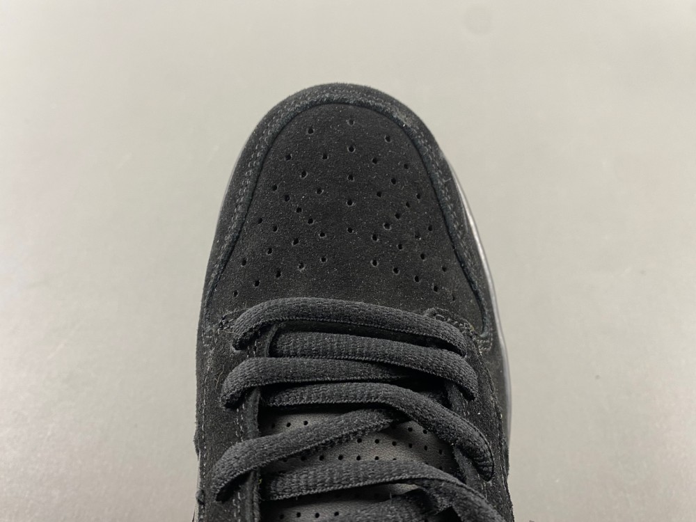Division Street x Nike Dunk Low Lux “Oregon Black”  HV1470-001