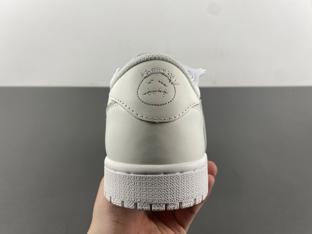 Travis Scott x Air Jordan 1 Low   OG1228-111