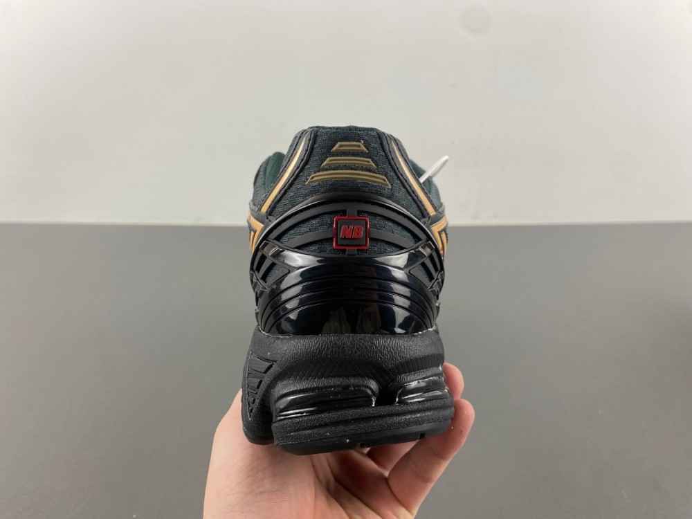 New Balance 1906R 