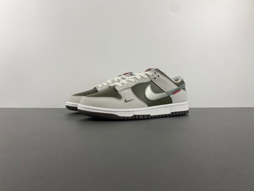 Nike Dunk Low “Year of the Snake”  HV5980-231