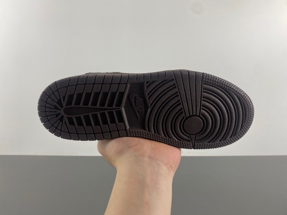 Travis Scott x Air Jordan 1 Low OG   DM7866-202