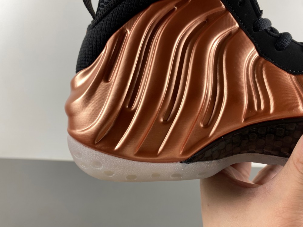 Nike Air Foamposite One “Metallic Copper”  FZ9902-001