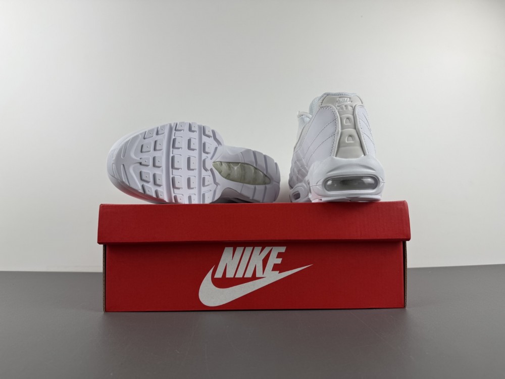 Nike Air Max 95 Essential  CT1268-100