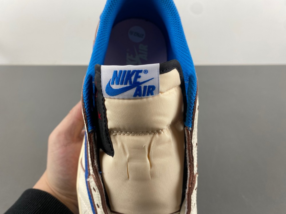 Travis Scott x Fragment x Air Jordan 1 Low OG 2.0  DM7866-104