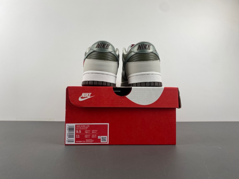 Nike Dunk Low “Year of the Snake”  HV5980-231