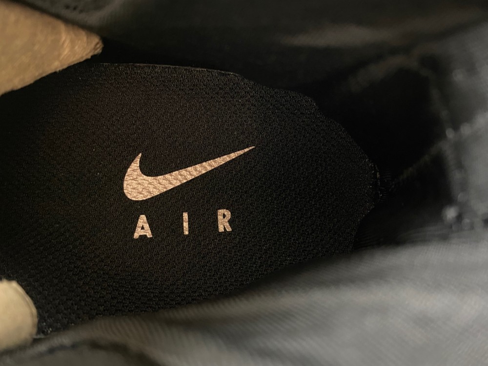 Nike Air Foamposite One “Metallic Copper”  FZ9902-001