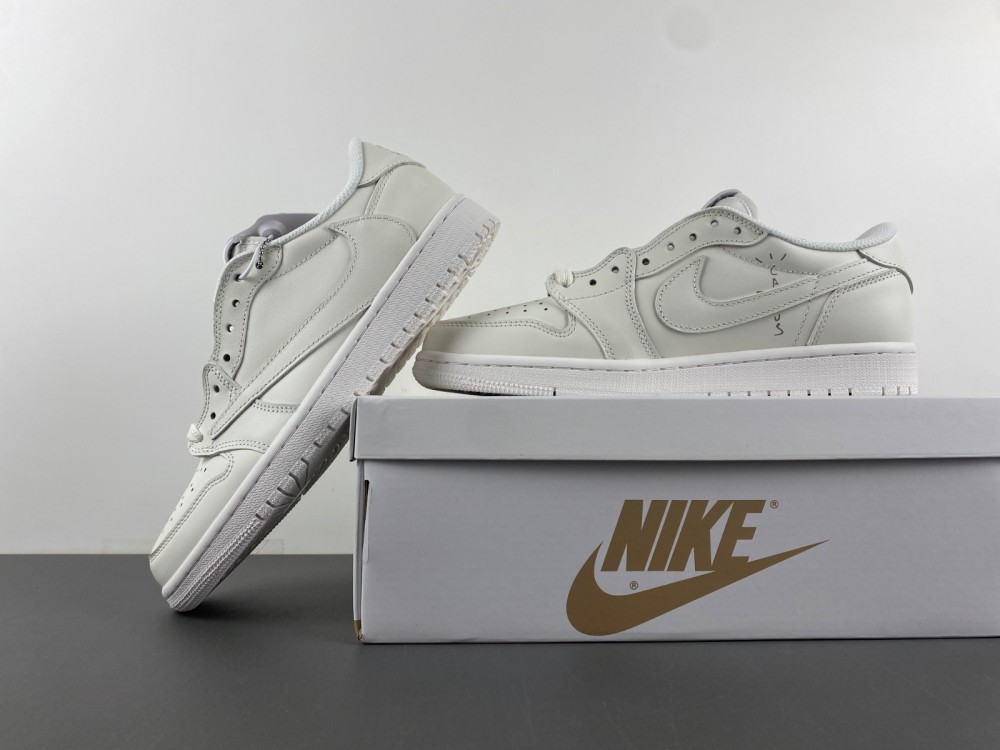 Travis Scott x Air Jordan 1 Low   OG1228-111