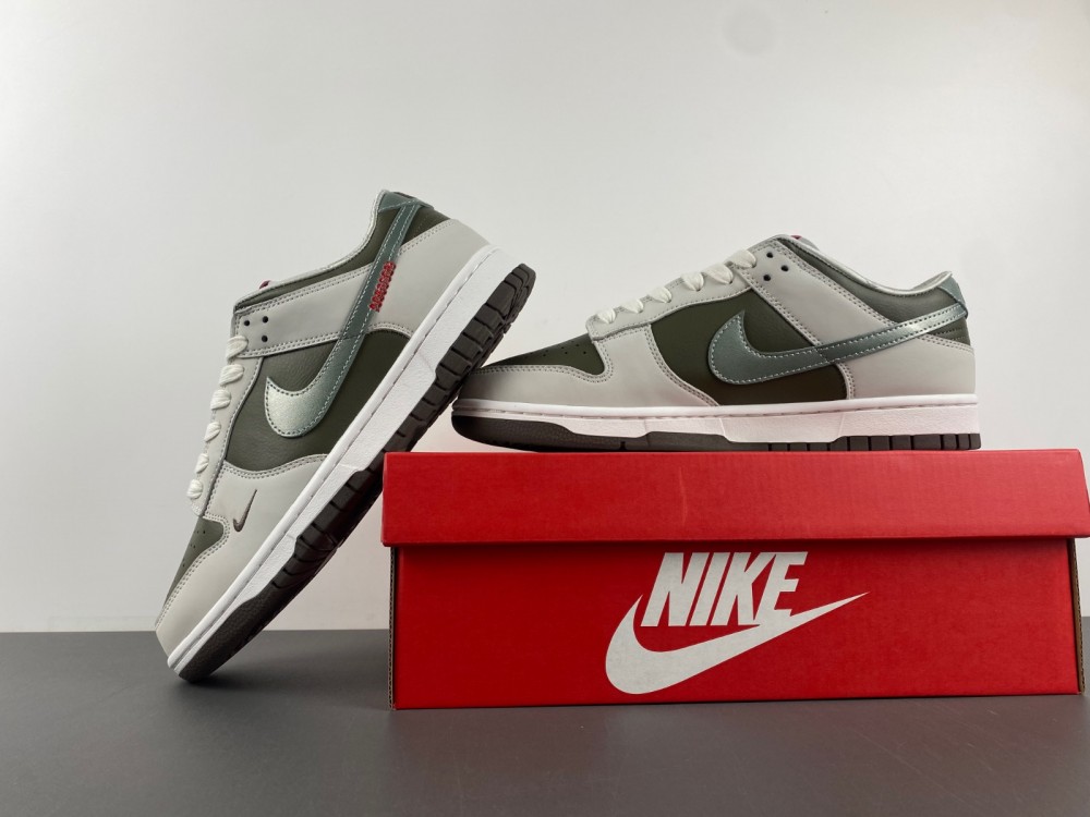 Nike Dunk Low “Year of the Snake”  HV5980-231