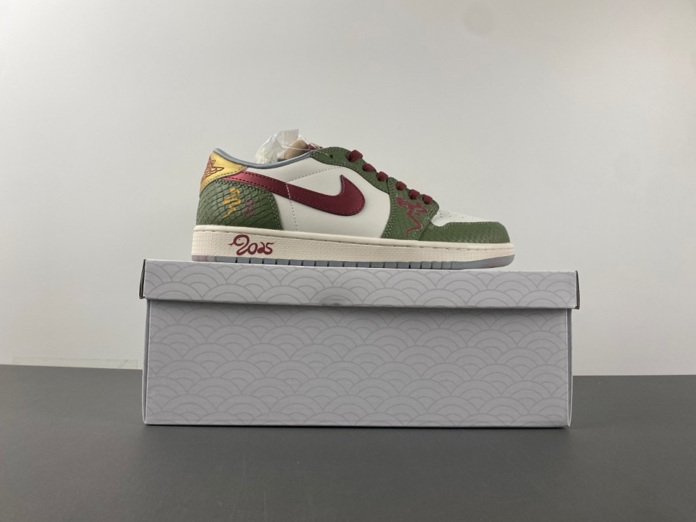 Air Jordan 1 Retro Low OG 
