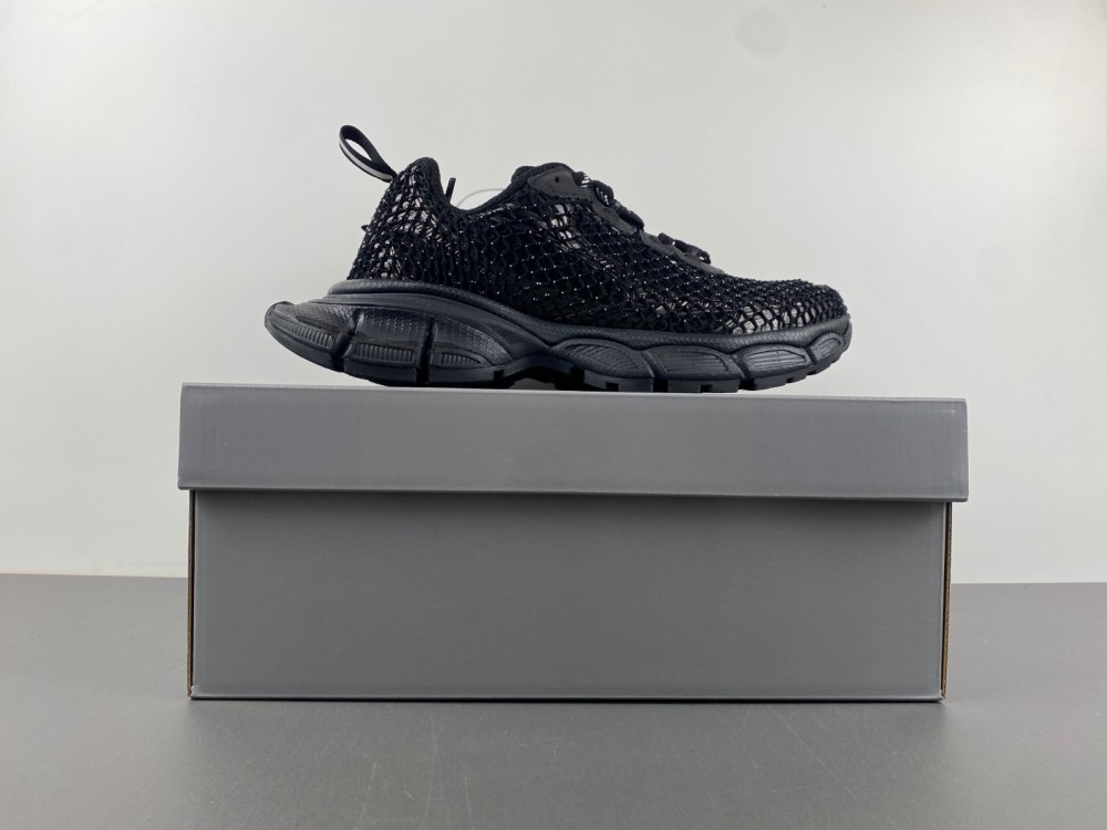 Balenciaga  Phantom Sneaker 788819 W3XFN 0120