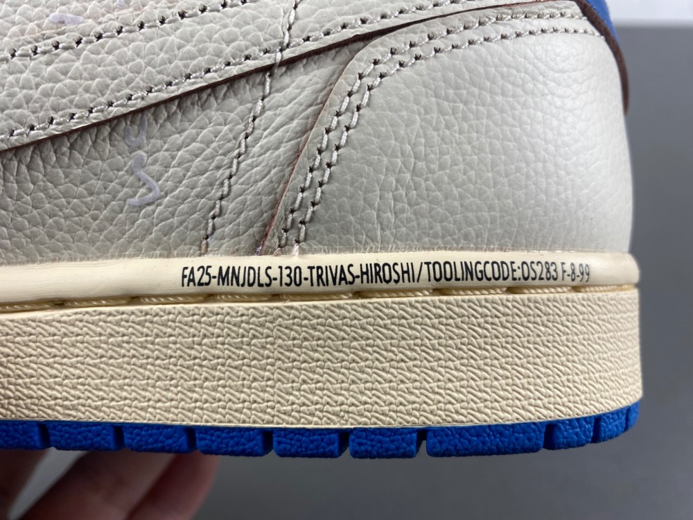 Travis Scott x Fragment x Air Jordan 1 Low OG 2.0  DM7866-104