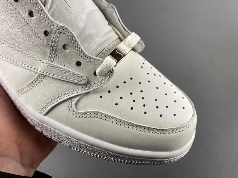 Travis Scott x Air Jordan 1 Low   OG1228-111