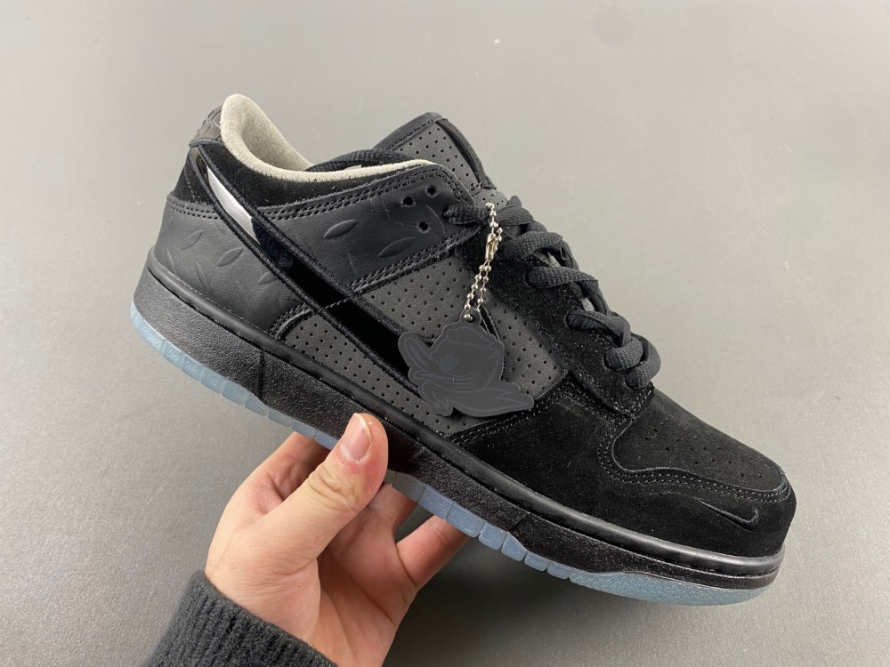 Division Street x Nike Dunk Low Lux “Oregon Black”  HV1470-001