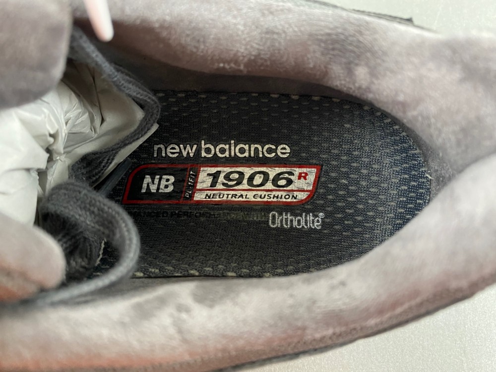 New Balance 1906R  M1906RU