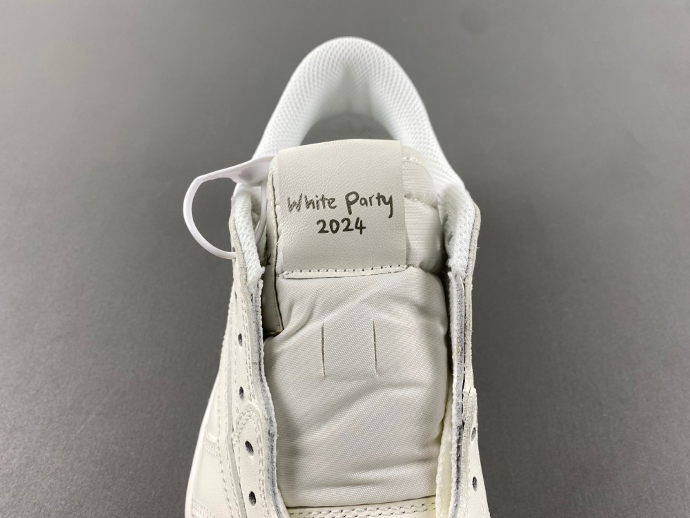 Travis Scott x Air Jordan 1 Low   OG1228-111