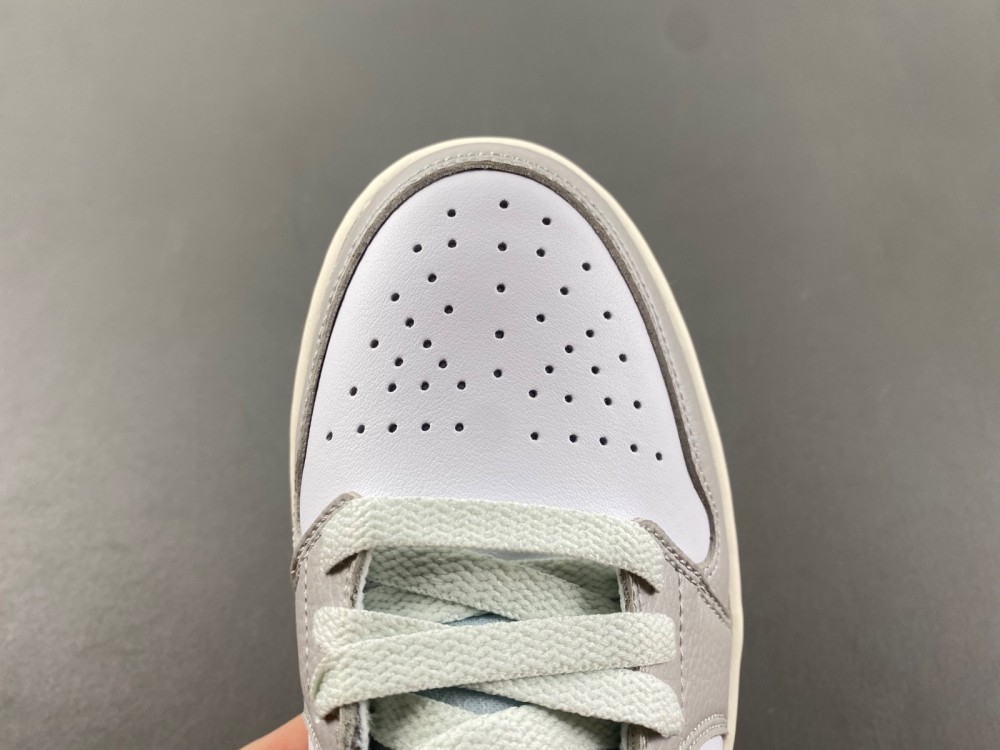 Air Jordan 1 Retro Low  HF3144-100