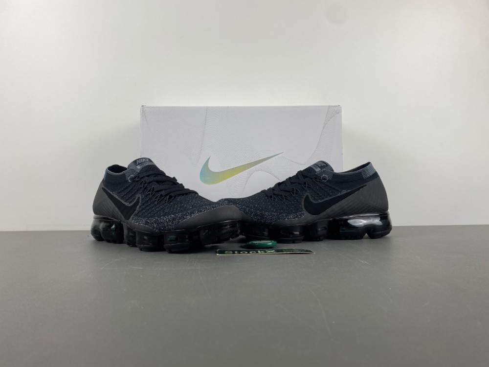 Air VaporMax ''Triple Black''  849558-007