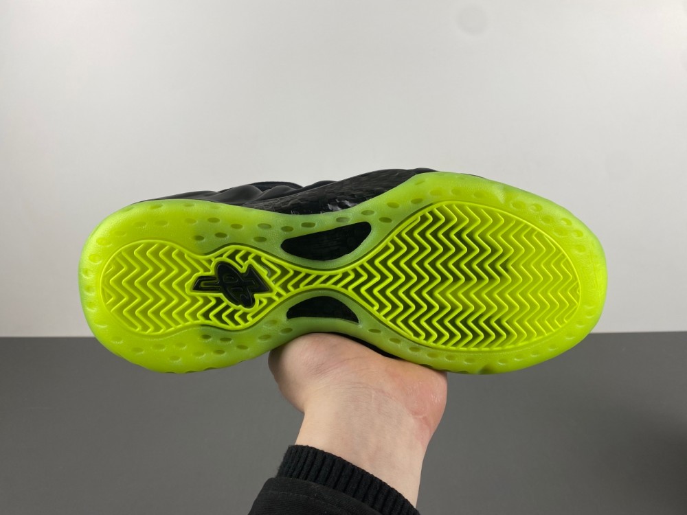 Nike Air Foamposite One “Volt” HF2902-001