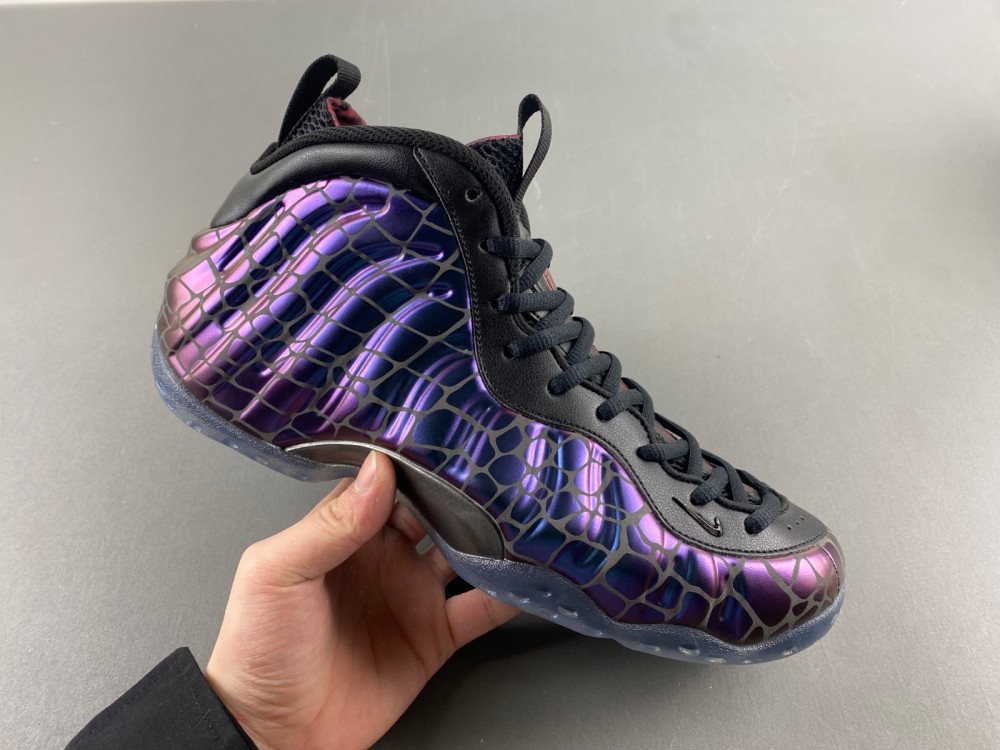 TEKKEN 8 x Nike Air Foamposite One “Kazuya Mishima”  FQ9050-400