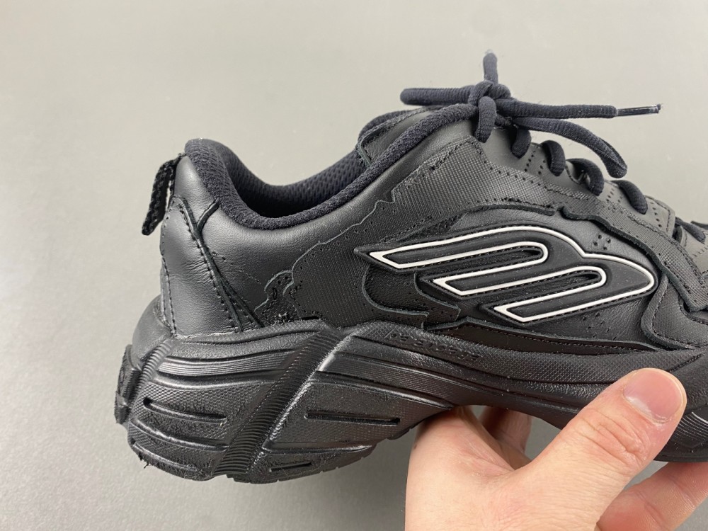 Balenciaga16  MONDAY  825418 WDTSC 1000
