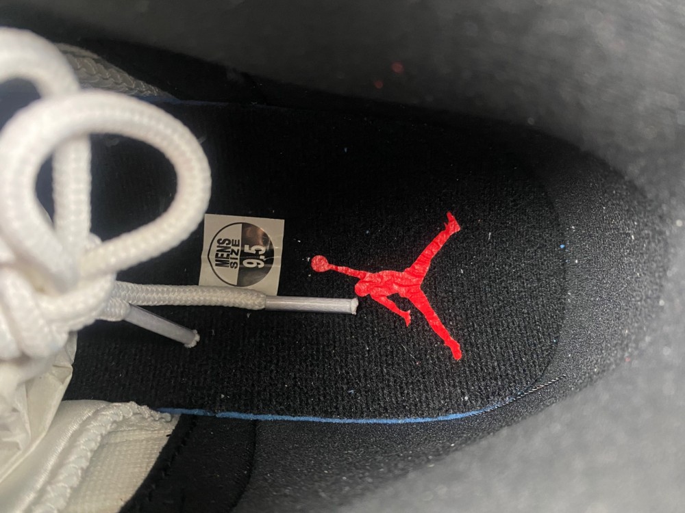 Air Jordan  CT8013-106