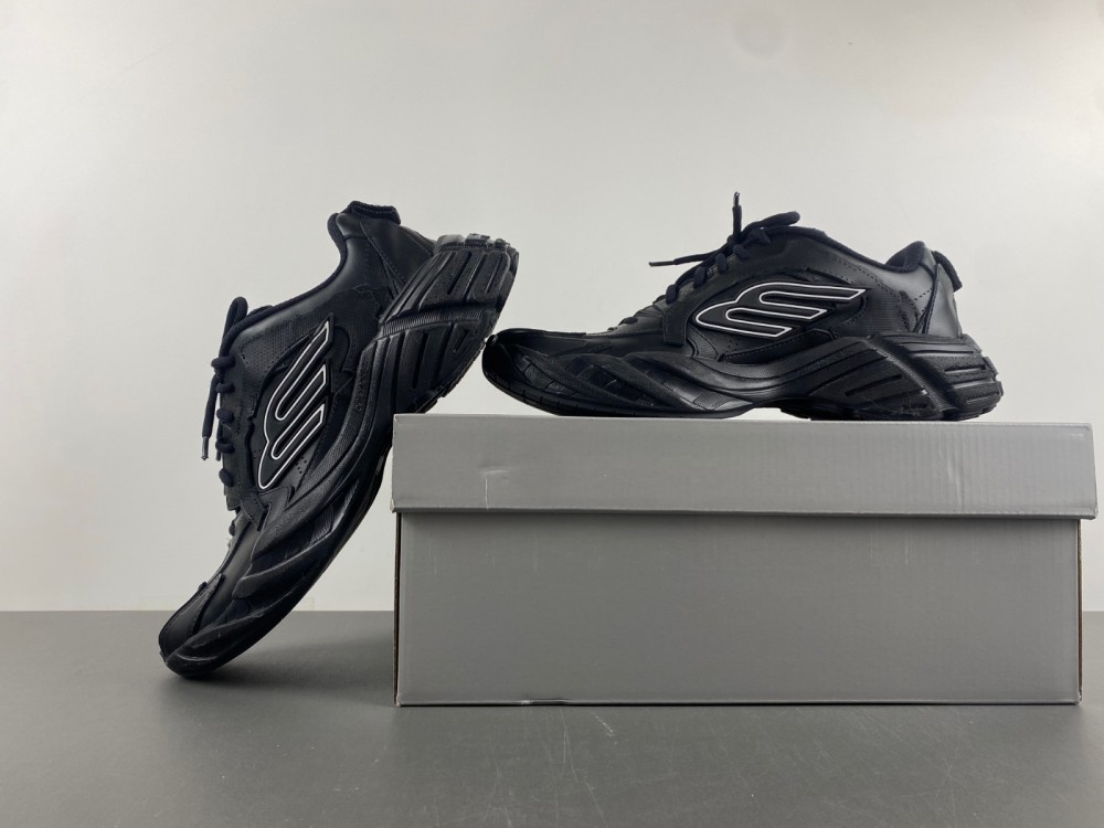 Balenciaga16  MONDAY  825418 WDTSC 1000