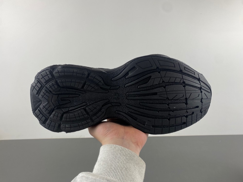 Balenciaga16  MONDAY  825418 WDTSC 1000