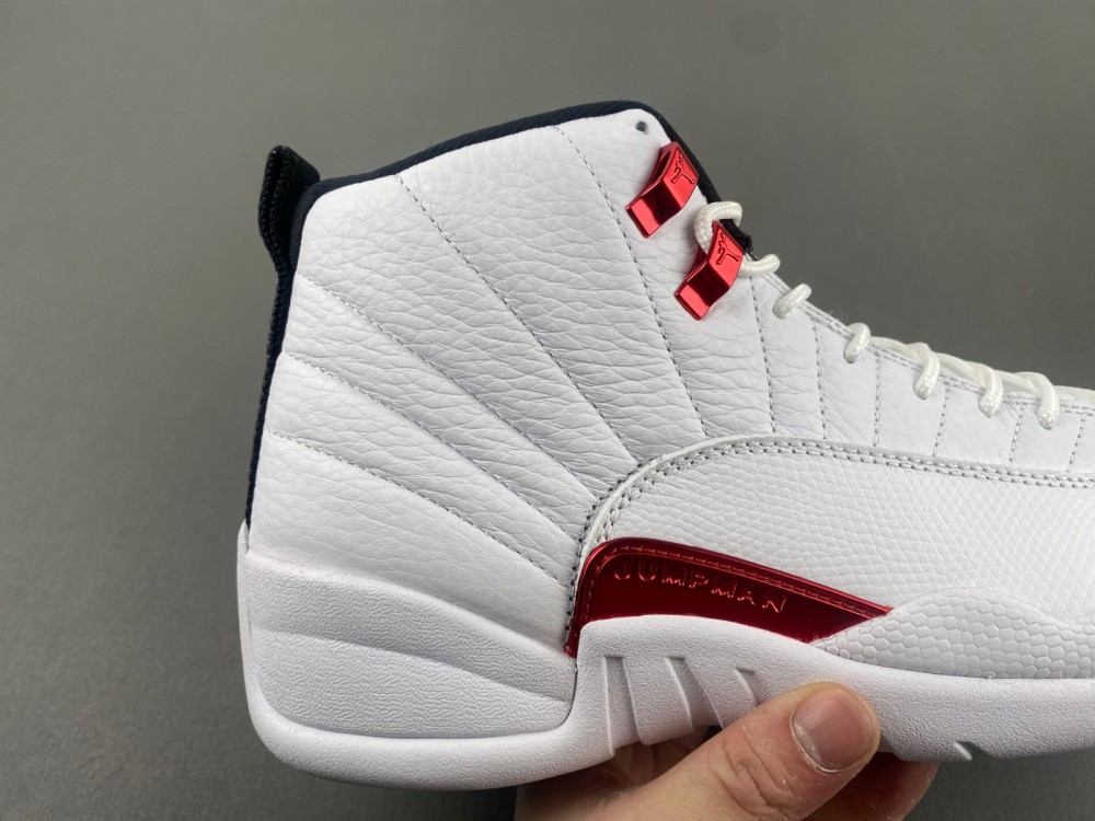 Air Jordan  CT8013-106