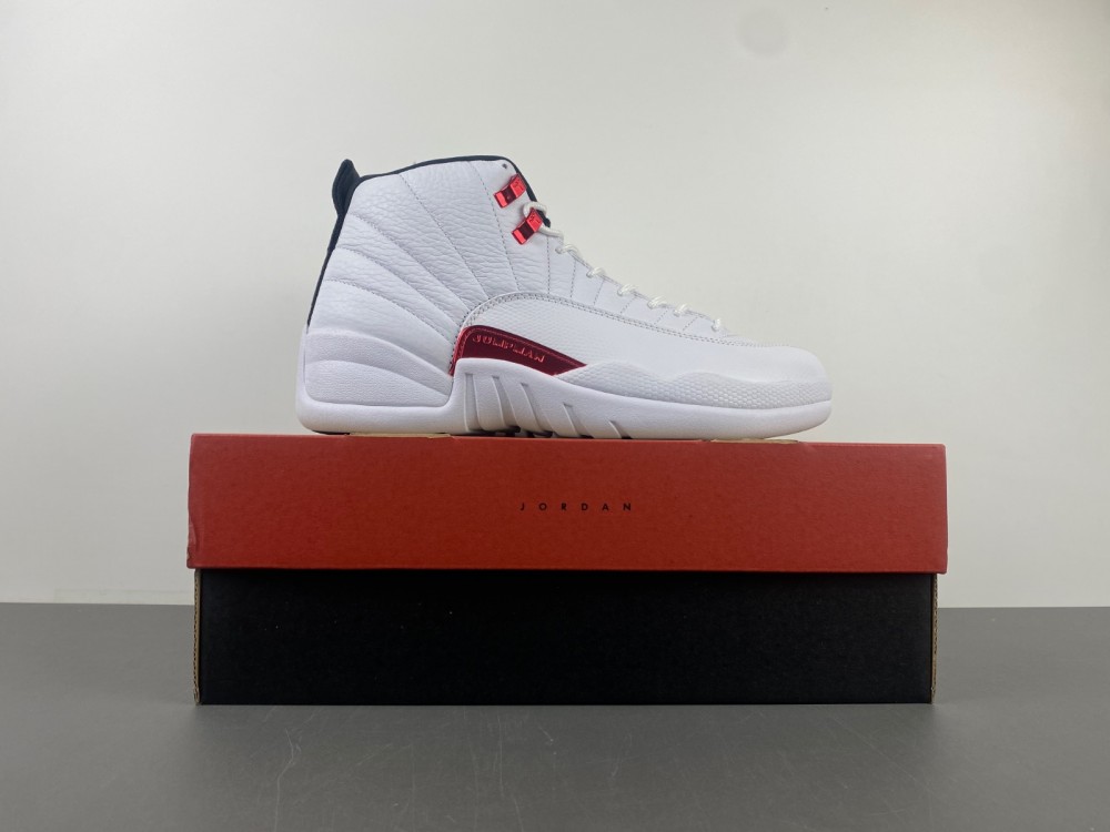 Air Jordan  CT8013-106