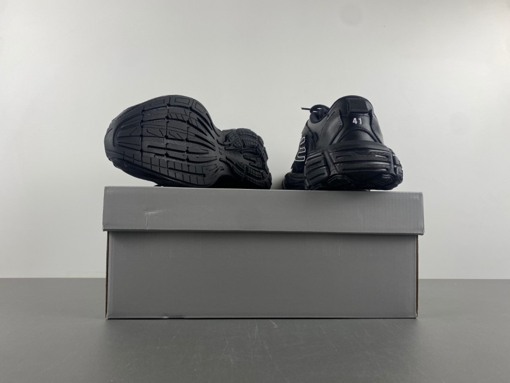 Balenciaga16  MONDAY  825418 WDTSC 1000