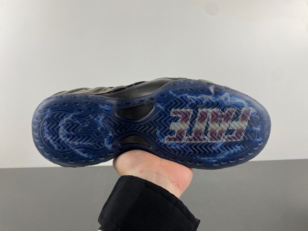 TEKKEN 8 x Nike Air Foamposite One “Kazuya Mishima”  FQ9050-400