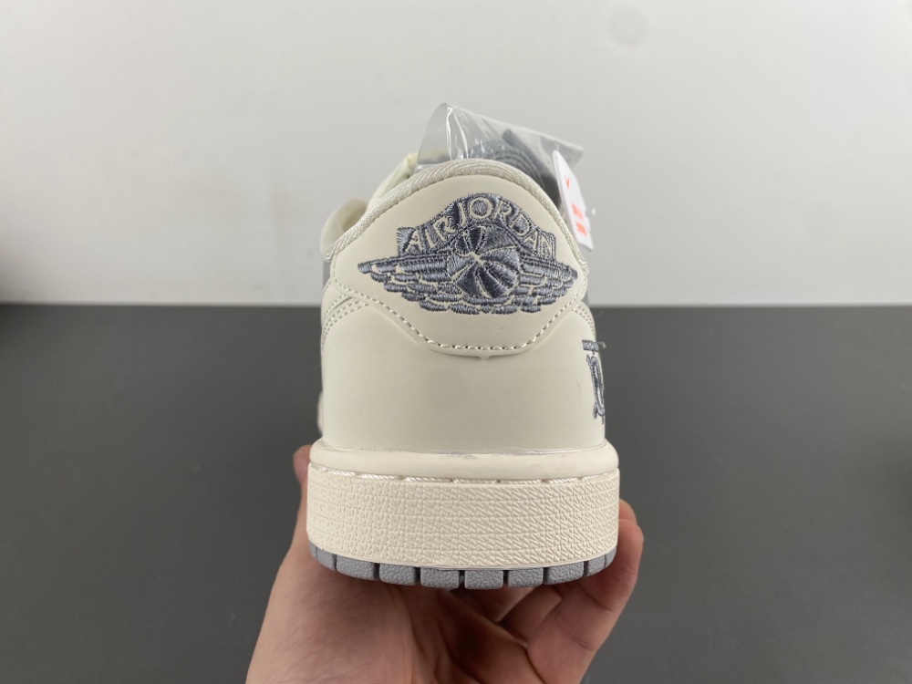 BURBRRY x Travis Scott x Nike Air Jordan 1 Low Nike  BB6588-315