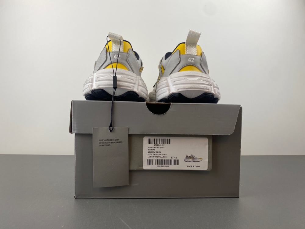 Balenciaga16  MONDAY  825418 WDWTS 1971