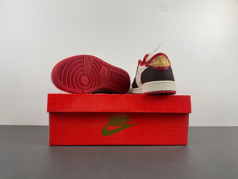 Fragment x Travis Scott x   Air Jordan 1 Low  CH6336-020
