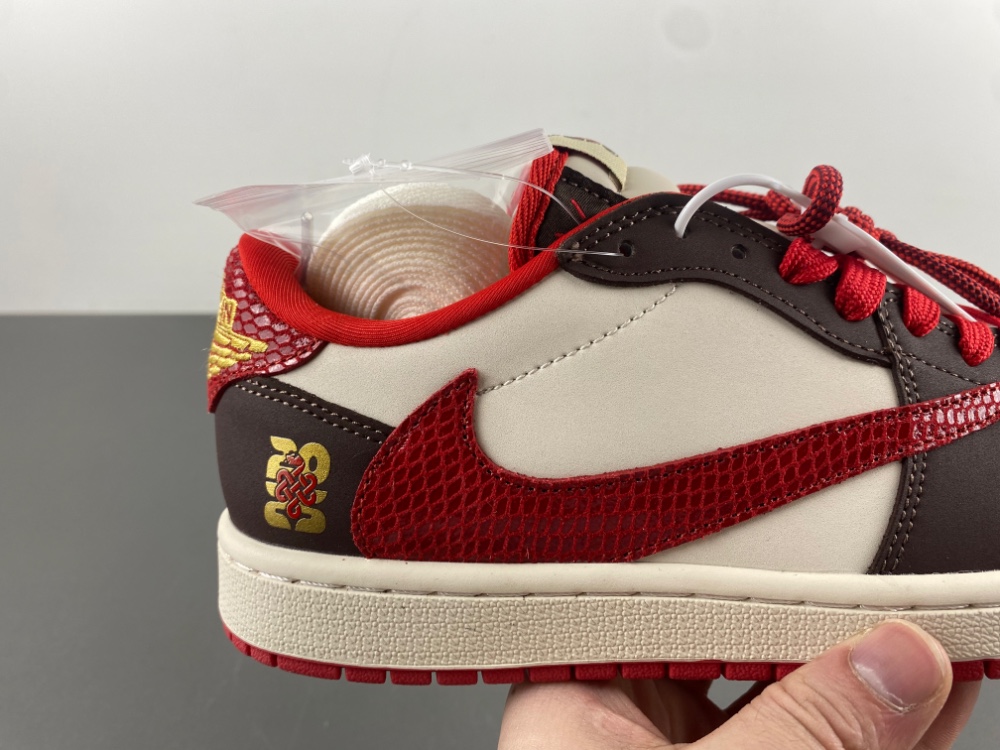 Fragment x Travis Scott x   Air Jordan 1 Low  CH6336-020