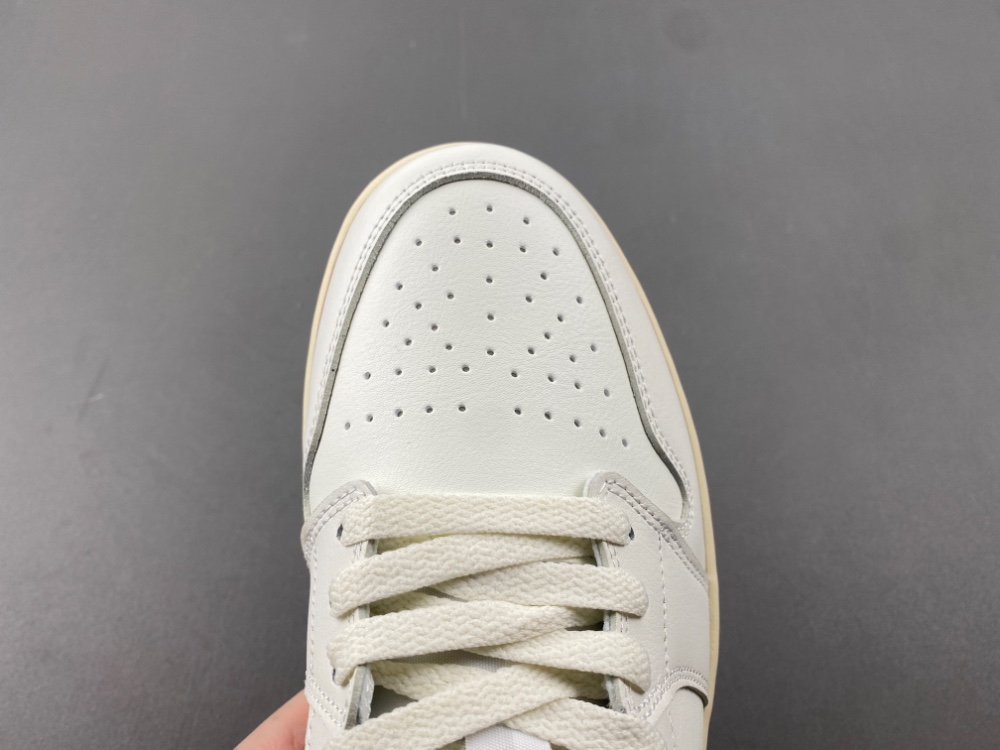 Air Jordan 1 Low  DC0774-134