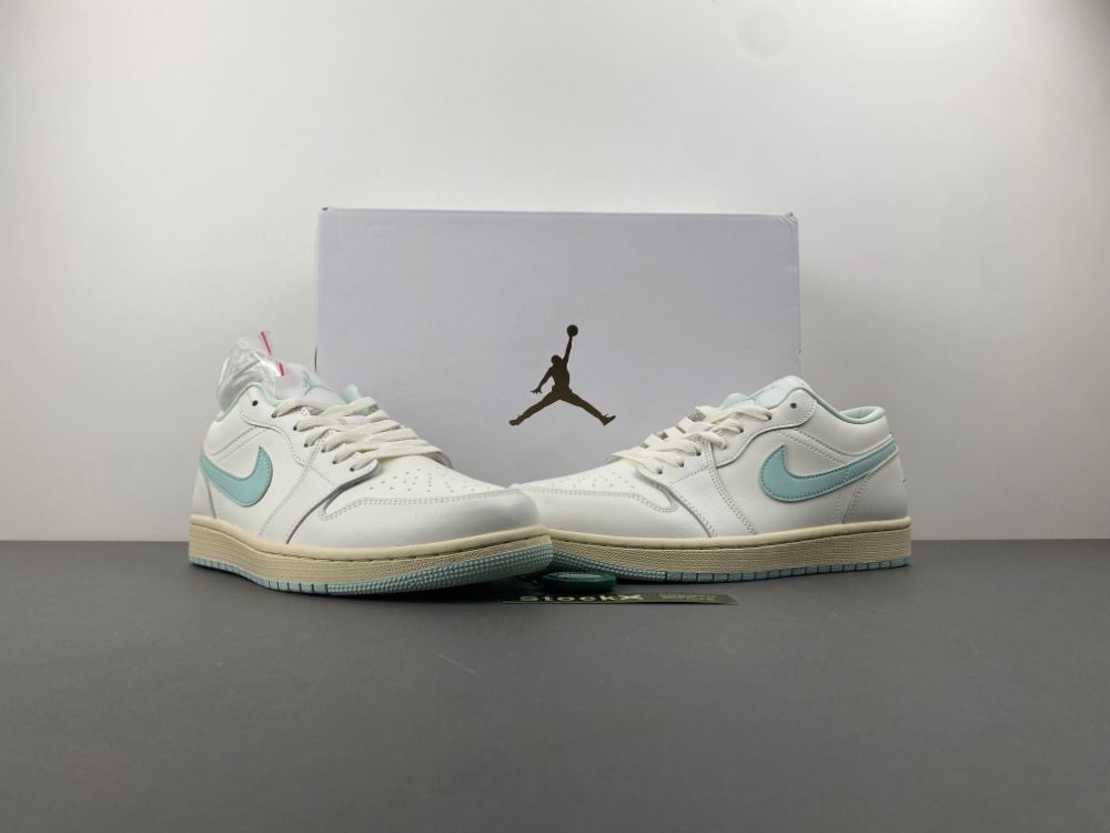 Air Jordan 1 Low  DC0774-134