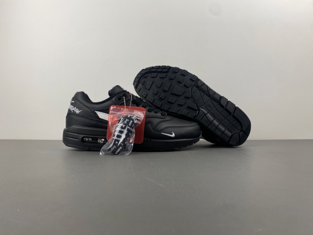 Supreme x Air Max 1 